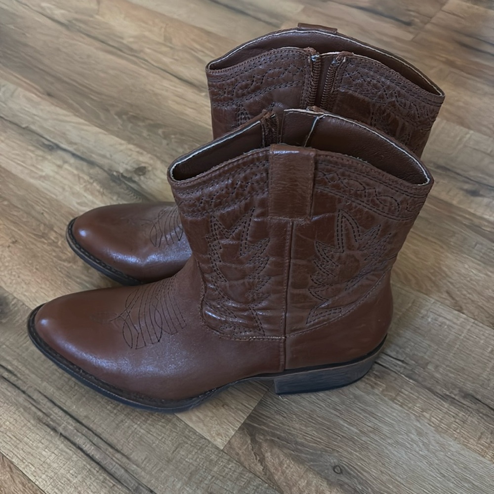 Brown cowboy ankle boots size 8 new with tags
